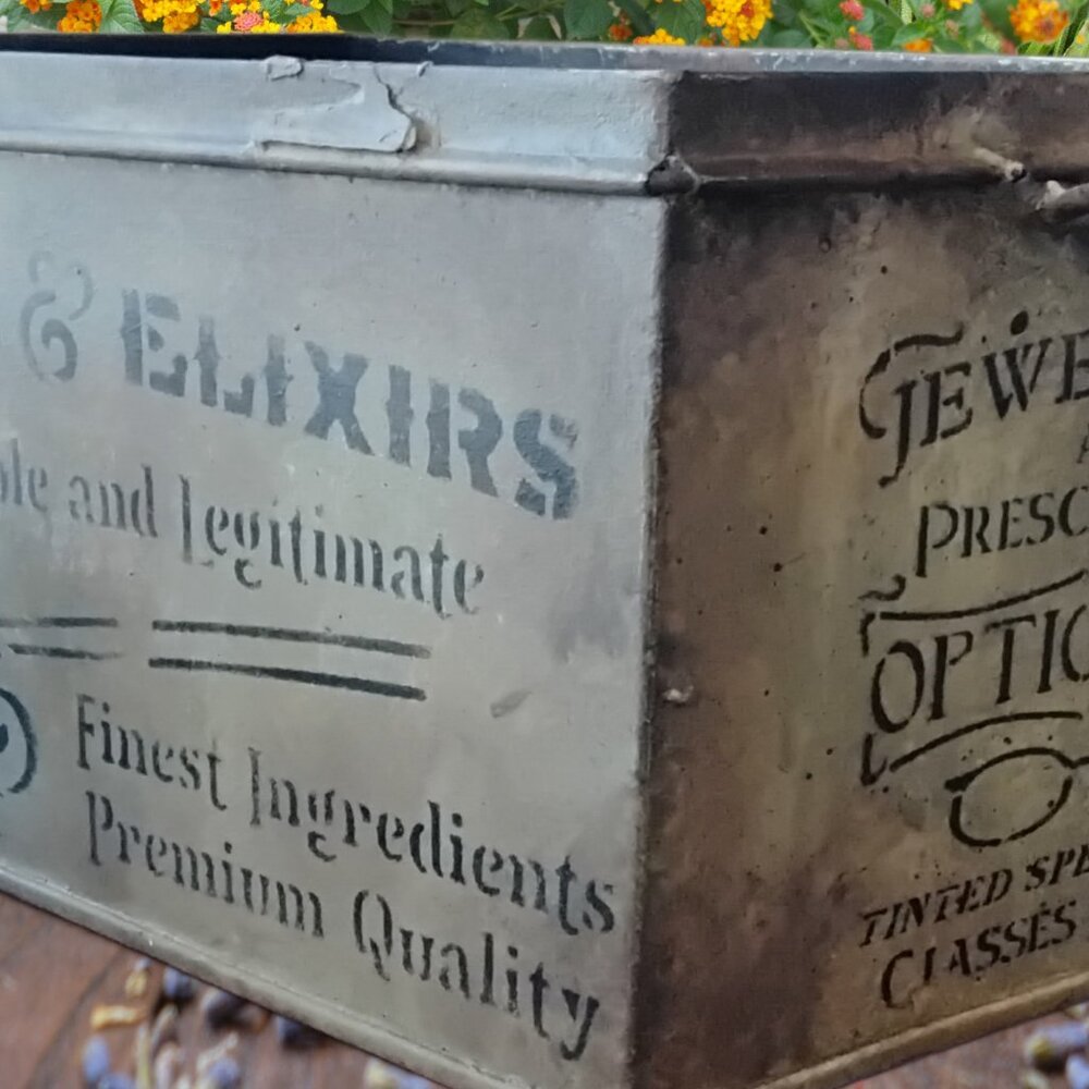 Vintage Metal Box ~ Restyled! - Picture 2 of 6